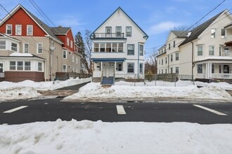 64-64 Rowe Ave in Hartford, CT - Building Photo - Building Photo