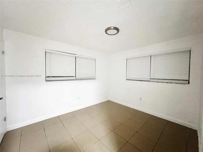 65 NE 59th St in Miami, FL - Building Photo - Building Photo