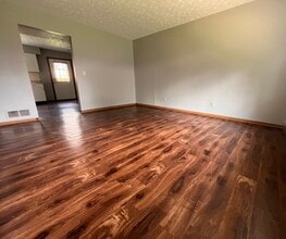 106 West Paradise Street in Orrville, OH - Building Photo - Building Photo