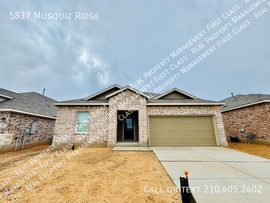 5837 Musquiz Rdg in Geronimo, TX - Building Photo