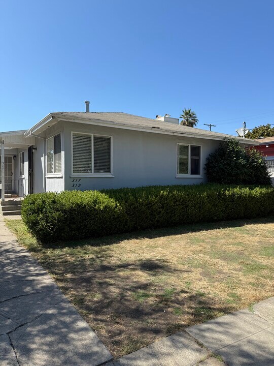 317 Herma Ct in San Leandro, CA - Foto de edificio