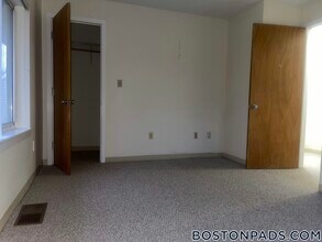 140 N Beacon St, Unit A3 in Boston, MA - Building Photo - Building Photo