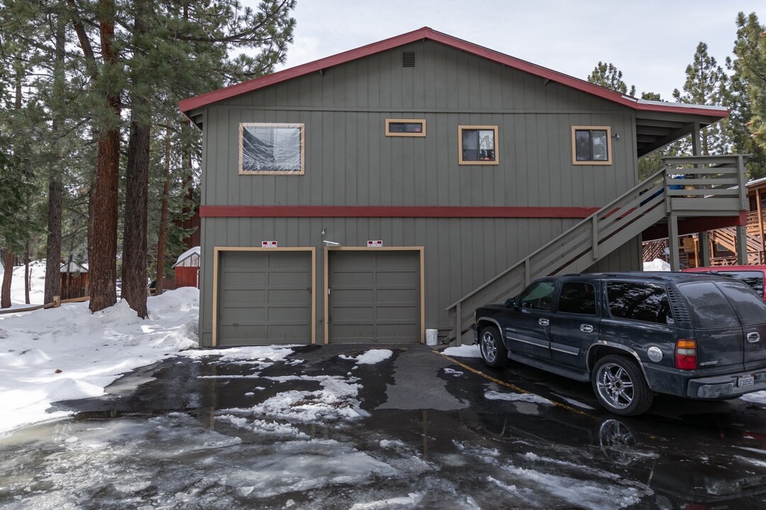 169 Lupin St in Mammoth Lakes, CA - Building Photo