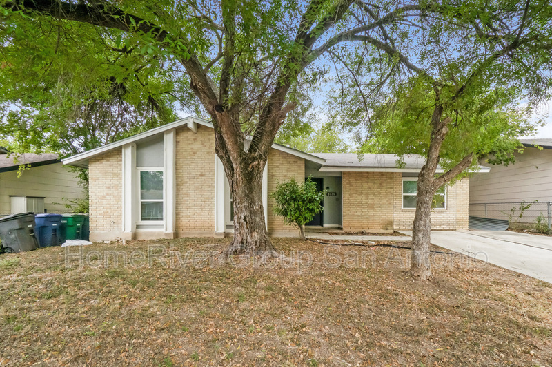 8630 Painted Tepee St in San Antonio, TX - Building Photo