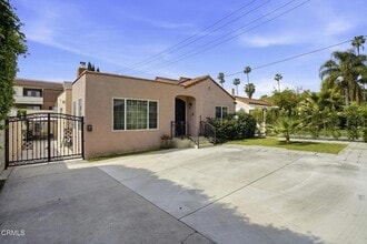 1606 Glenwood Rd in Glendale, CA - Building Photo - Building Photo