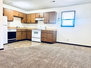 903 Windwood Dr in Junction City, KS - Building Photo - Building Photo