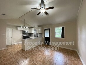 7921 Greenwell St in Baton Rouge, LA - Building Photo - Building Photo