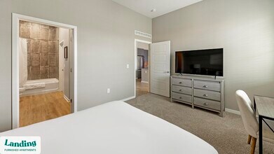 402 W Lincoln St, Unit 118 in Phoenix, AZ - Foto de edificio - Building Photo