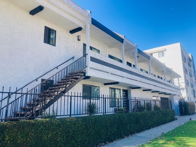 11905 Avon Way in Los Angeles, CA - Foto de edificio - Building Photo