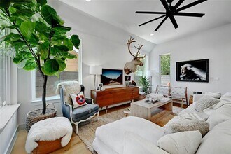 2909 Kuhlman Ave in Austin, TX - Foto de edificio - Building Photo
