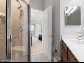 7121 Little Thames Drive in Gainesville, VA - Building Photo - Building Photo