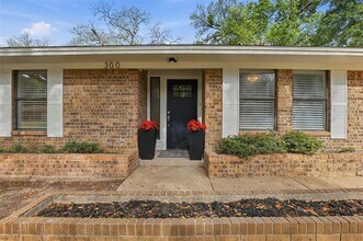 300 Hidden Valley Dr in Aledo, TX - Building Photo - Building Photo