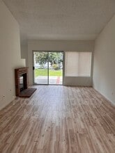 885 Pinewood Dr in Oceanside, CA - Building Photo - Building Photo