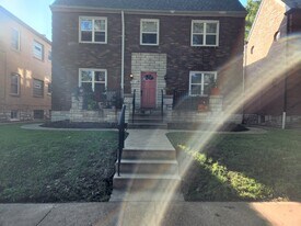 6610 Devonshire Ave, Unit 2E