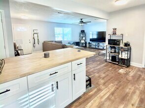 10775 Jolyne Cir in Pensacola, FL - Building Photo - Building Photo