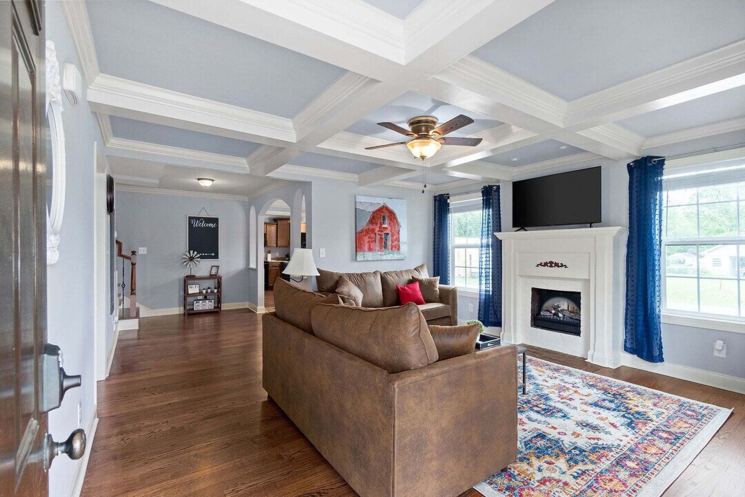 206 E St in Clarksville, TN - Building Photo