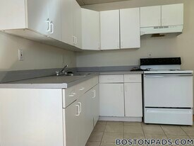 437 Cambridge St, Unit 23 in Boston, MA - Building Photo