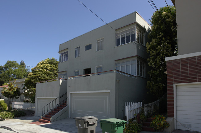 1148 Norwood Ave in Oakland, CA - Foto de edificio - Building Photo