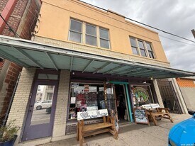 919 S Alamo St in San Antonio, TX - Building Photo