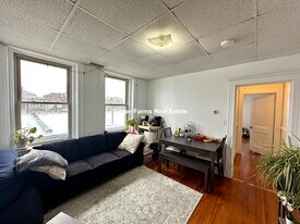 9 Woodbridge St, Unit 4 in Cambridge, MA - Building Photo