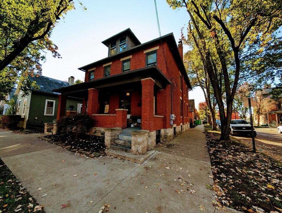 819 City Park Ave in Columbus, OH - Building Photo