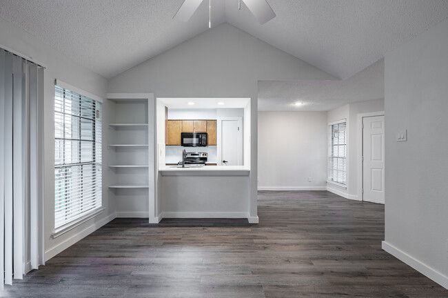 The Courtyard in Garland, TX - Building Photo - Interior Photo