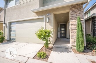 1921 Chennault Ln in Clovis, CA - Building Photo - Building Photo