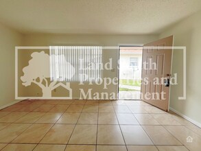 5857 Charlton Dr in Lakeland, FL - Building Photo - Building Photo