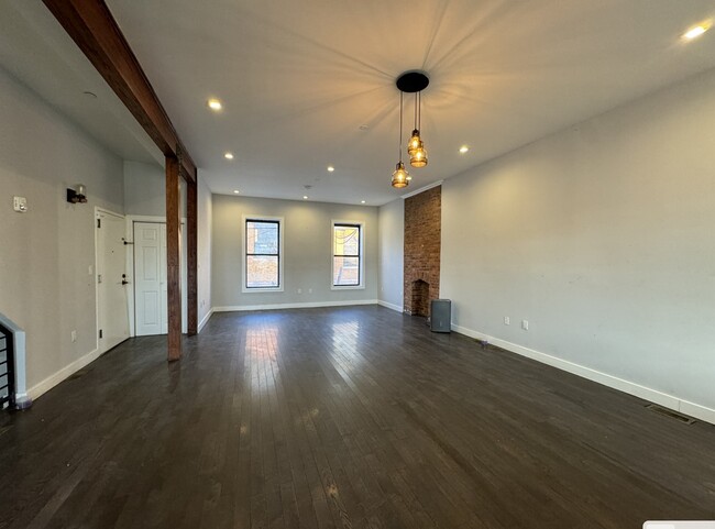 201 15th St, Unit 1 in Jersey City, NJ - Building Photo - Building Photo