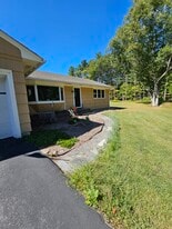 108 Shaker St in New London, NH - Building Photo