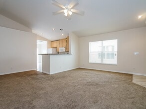 5829 Wrenwater Dr in Lithia, FL - Foto de edificio - Building Photo