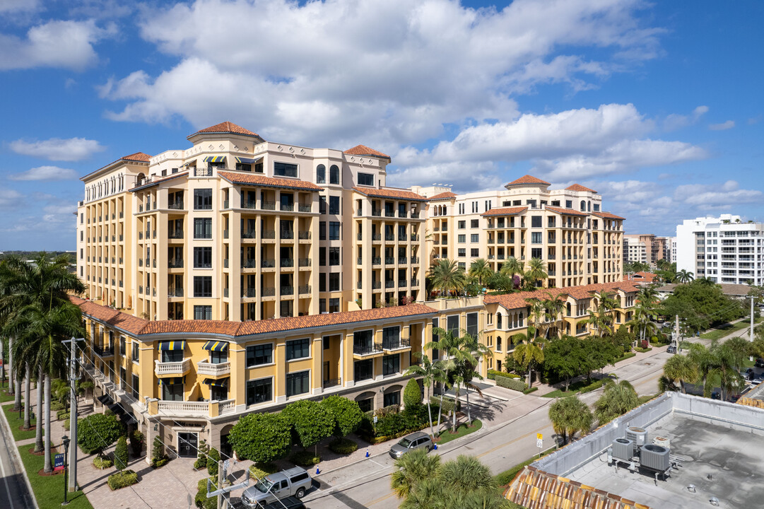 200 E Palmetto Park Rd in Boca Raton, FL - Foto de edificio