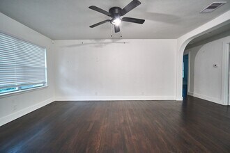 5815 Hornwood Dr in Houston, TX - Building Photo - Building Photo