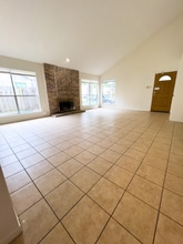 2827 Waypark Dr in Houston, TX - Building Photo - Building Photo