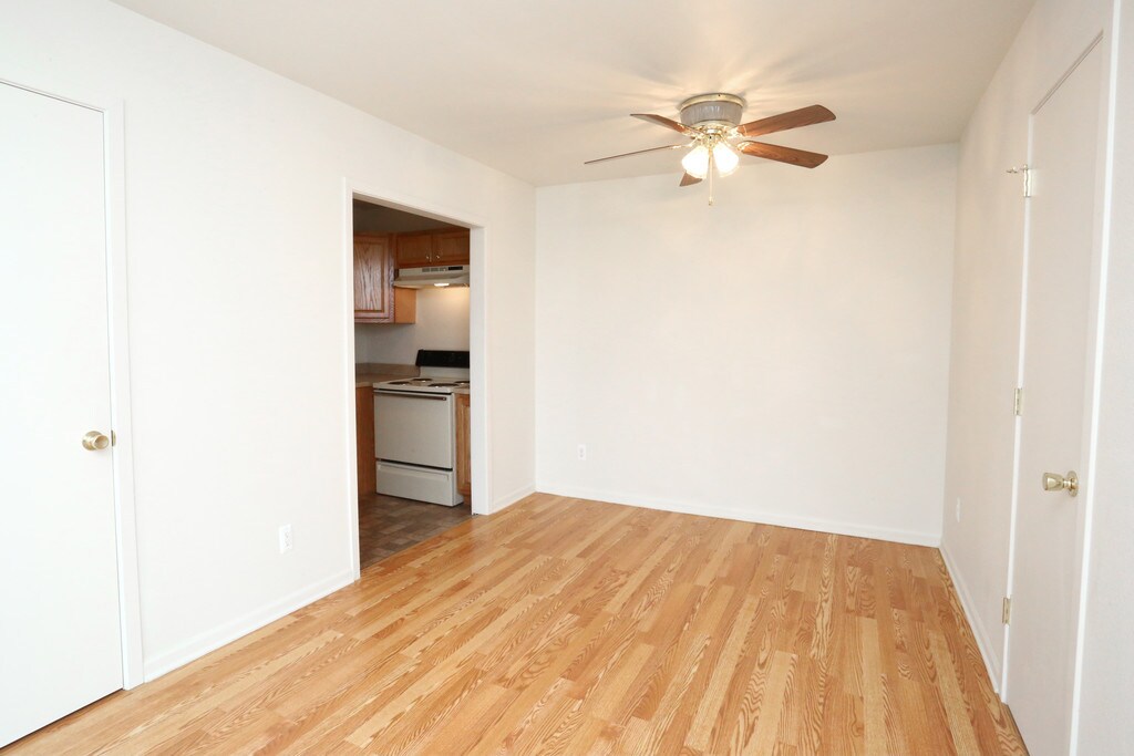 GolfView Apartments By The Bay Essexville, MI Apartments For Rent