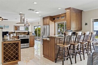 252 Bayshore Dr in Cape Coral, FL - Building Photo - Building Photo