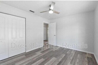4545 Crescent Rd in Spring Hill, FL - Foto de edificio - Building Photo