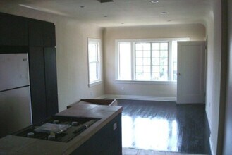 1176 1/2-1273 W 37th Pl in Los Angeles, CA - Building Photo - Building Photo