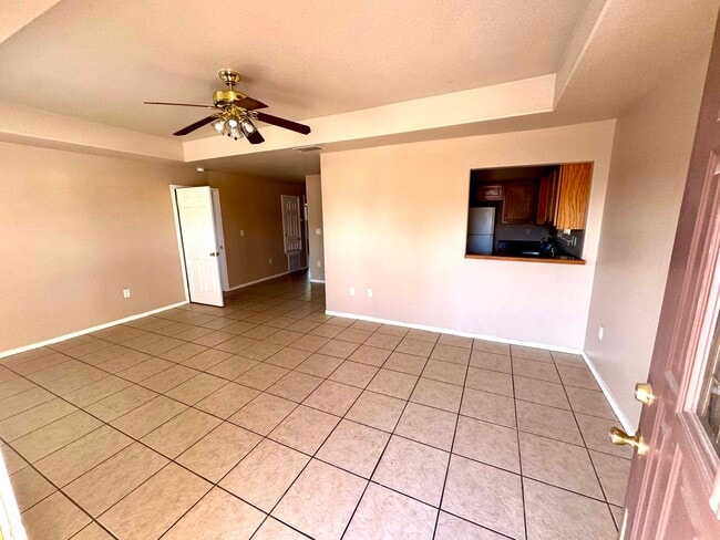 116 Ramon Cardenas Dr, Unit B in Del Rio, TX - Building Photo - Building Photo