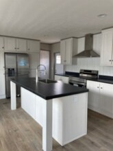 15953 S Flores Rd in San Antonio, TX - Building Photo - Building Photo