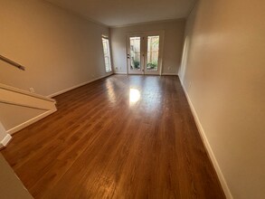 2137 Branard St in Houston, TX - Building Photo - Building Photo