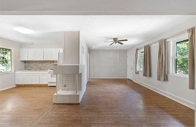 3018 Stallings Dr photo'