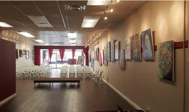 135-185 E 2nd St in Pomona, CA - Building Photo - Interior Photo