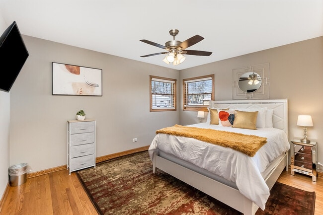 336 N Walnut St, Unit SI ID1285073P in Itasca, IL - Foto de edificio - Building Photo