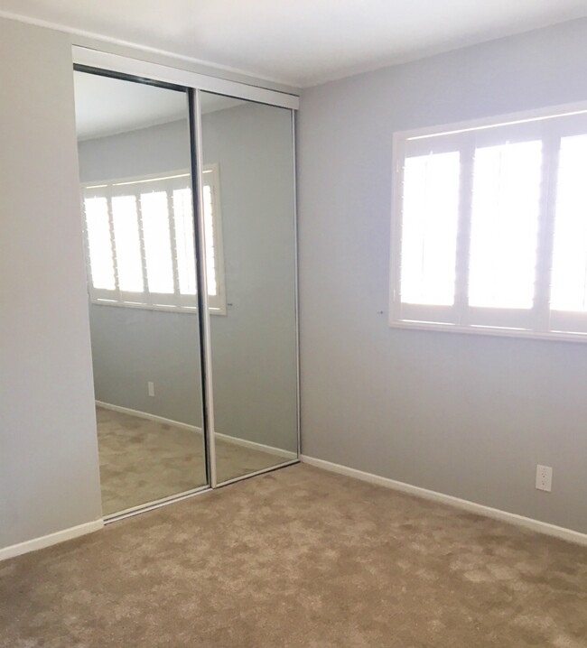 5349 Newcastle Ave, Unit #20 in Encino, CA - Building Photo - Building Photo