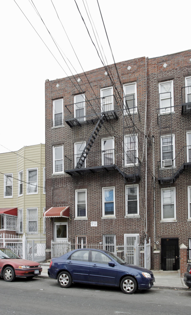 4375 Matilda Ave in Bronx, NY - Foto de edificio - Building Photo