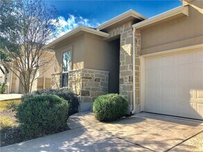 10911 Hidden Caves Way in Austin, TX - Building Photo - Building Photo