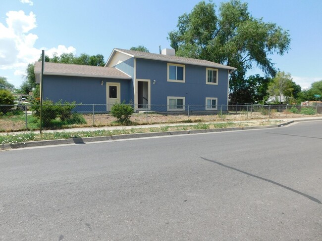 property at 2776 Grant Ct