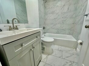 11115 NE 13th Ave, Unit 3 in Miami, FL - Foto de edificio - Building Photo