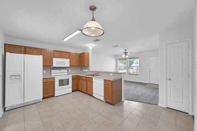 property at 5440 N Buffalo Cir